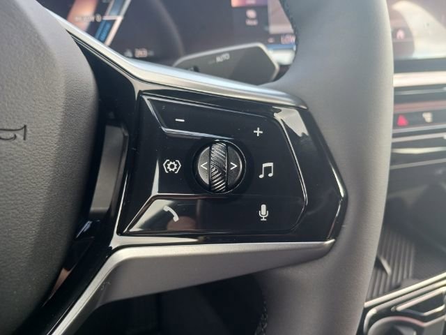 New 2024 BMW i5 eDrive40i w/ Convenience Package image 29