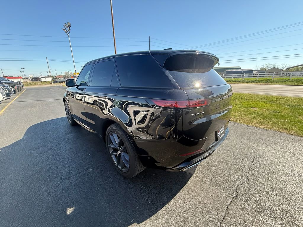 Used 2023 Land Rover Range Rover Sport SE Dynamic image 6