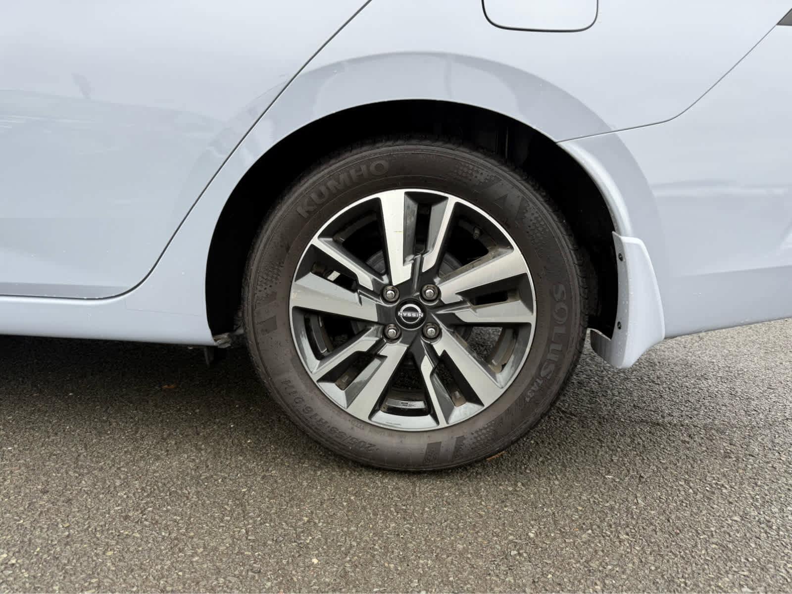 Used 2025 Nissan Versa SV w/ Trunk Package image 5