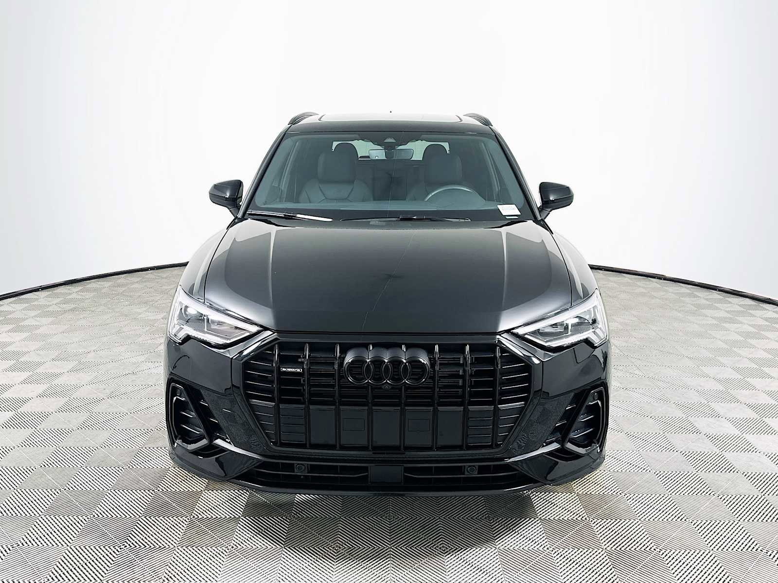 Certified 2025 Audi Q3 2.0T Premium Plus w/ Premium Plus Package AWD/4WD image 2