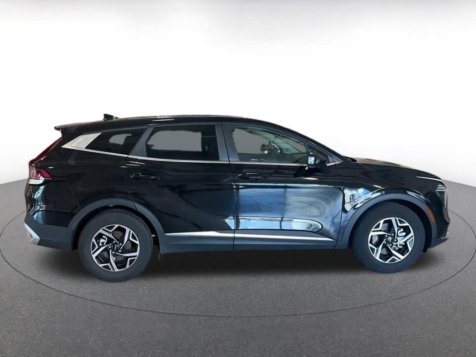 Used 2025 Kia Sportage LX image 16