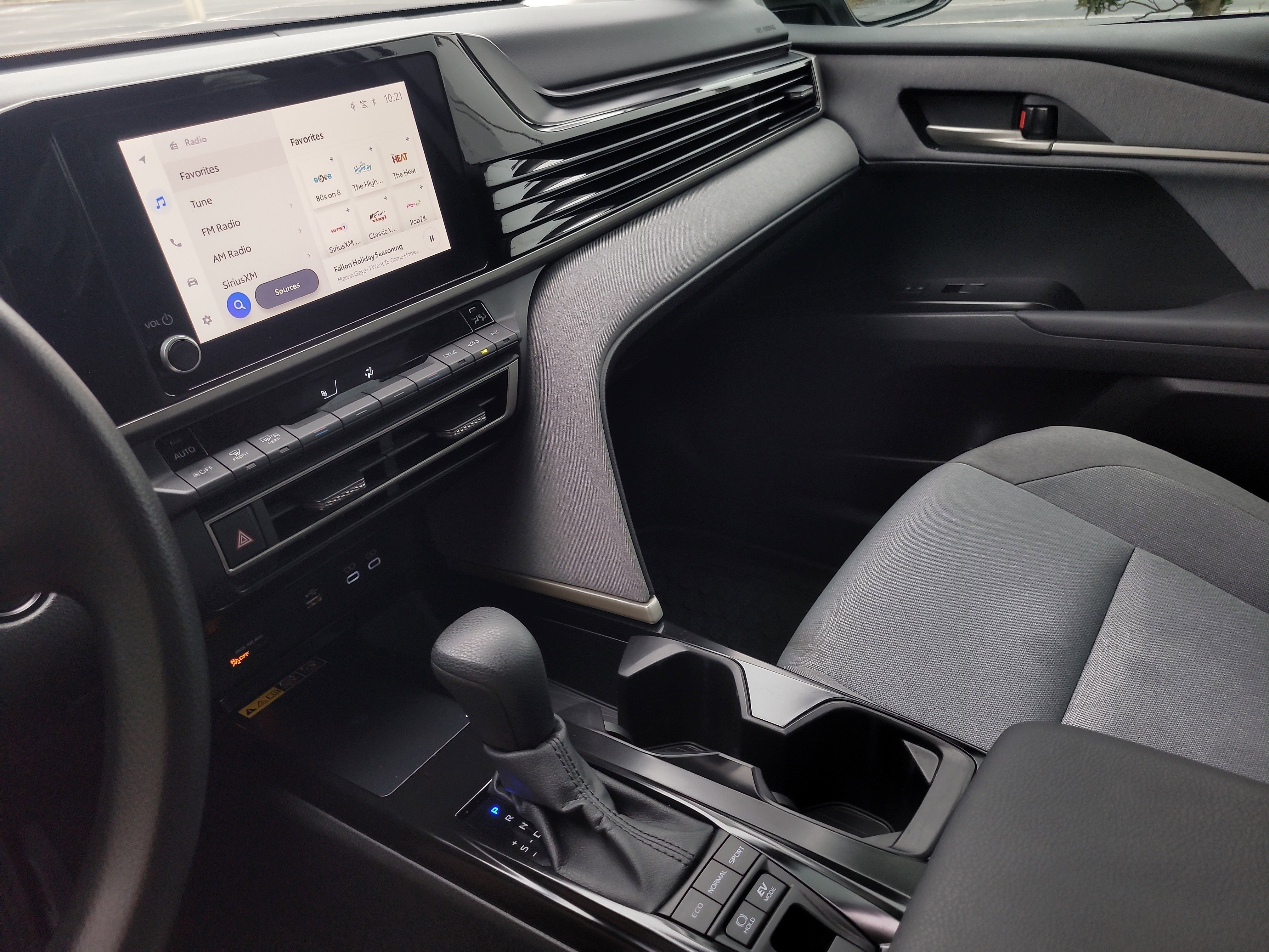 Used 2025 Toyota Camry LE image 20