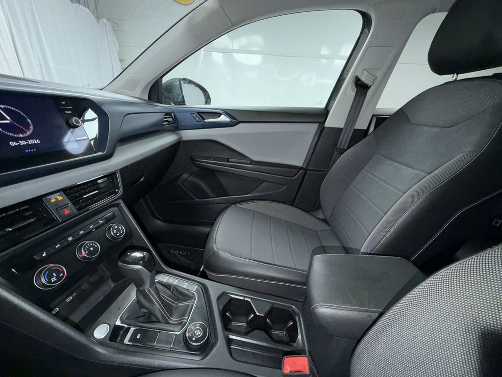 Used 2022 Volkswagen Taos SE FWD image 8