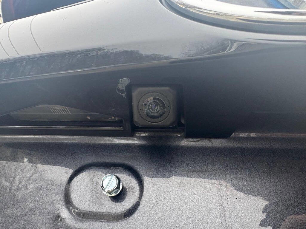 Used 2018 Toyota RAV4 SE image 45