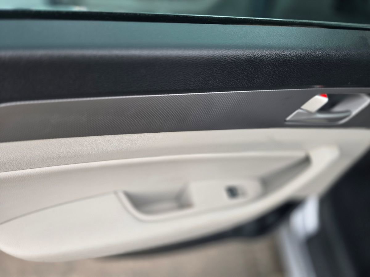 Used 2015 Hyundai Sonata SE w/ Option Group 09 FWD image 19