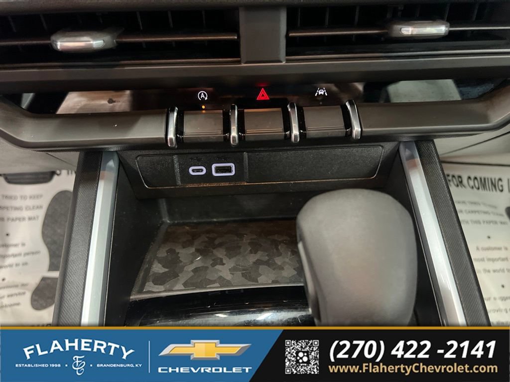 Used 2025 Chevrolet Colorado Trail Boss AWD/4WD image 26