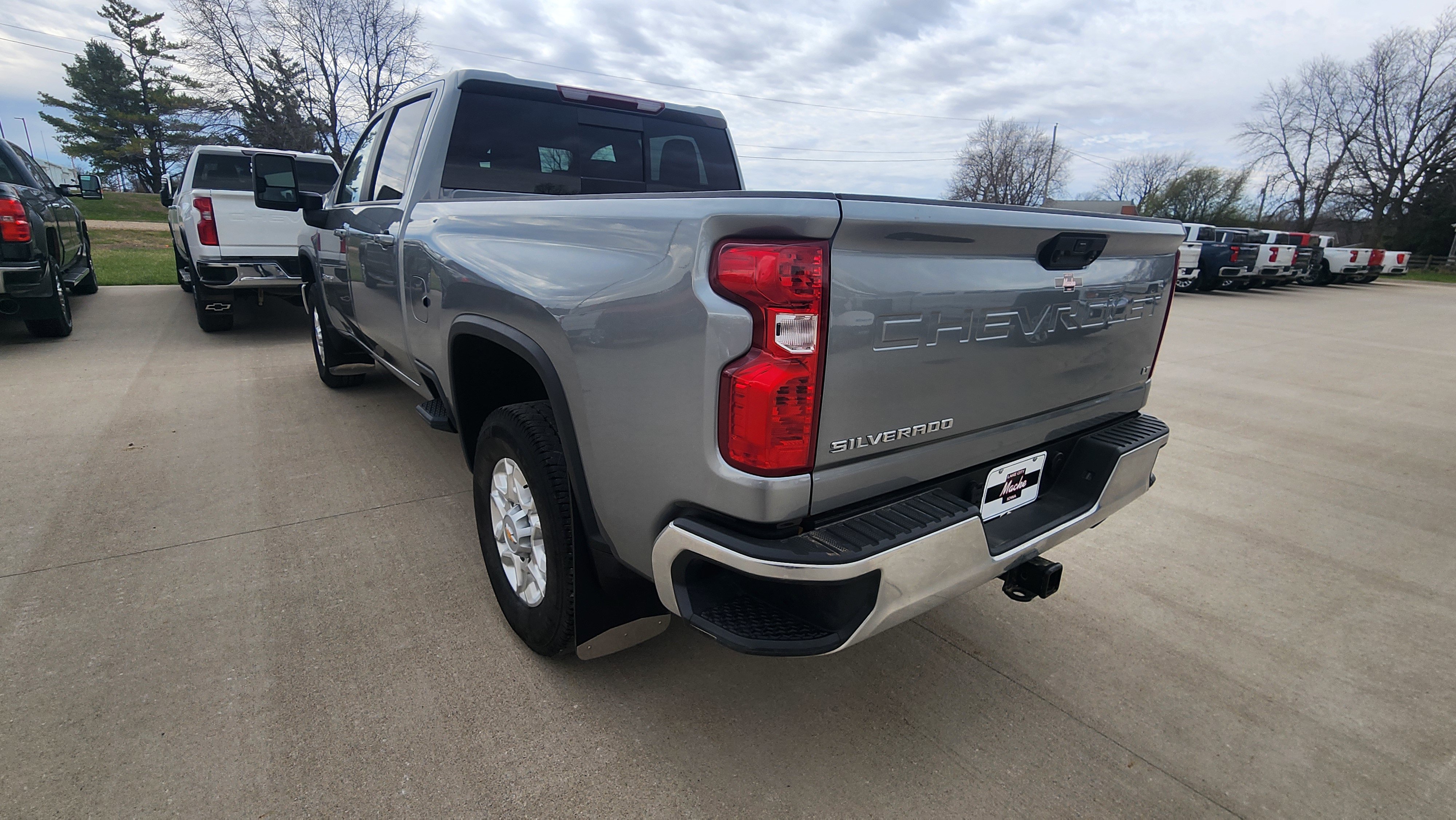 Used 2025 Chevrolet Silverado 2500 LT AWD/4WD image 8