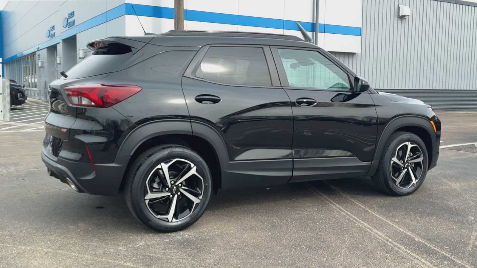 Certified 2023 Chevrolet TrailBlazer RS image 2