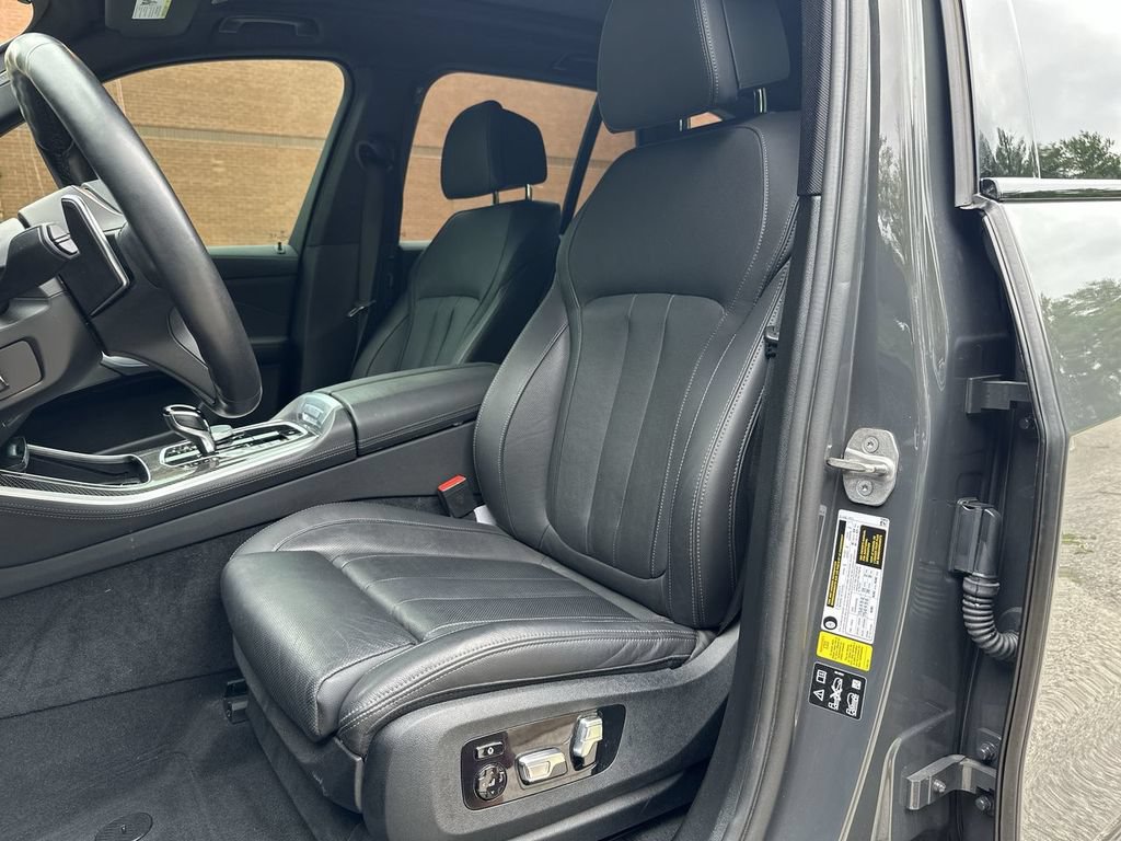 Used 2022 BMW X5 M50i w/ Premium Package AWD/4WD image 32