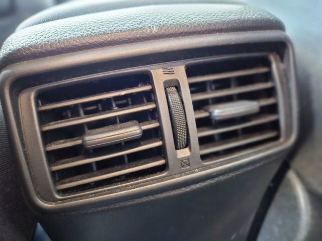 Used 2017 Nissan Rogue SV w/ SV Premium Package FWD image 28