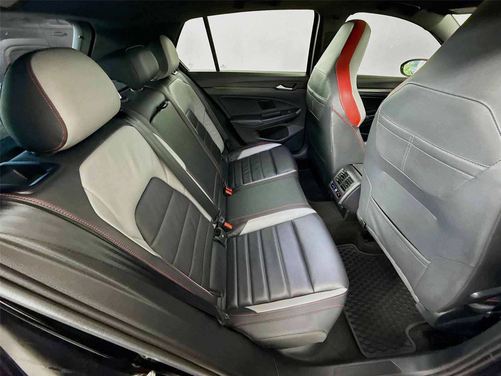Used 2024 Volkswagen GTI Autobahn FWD image 20