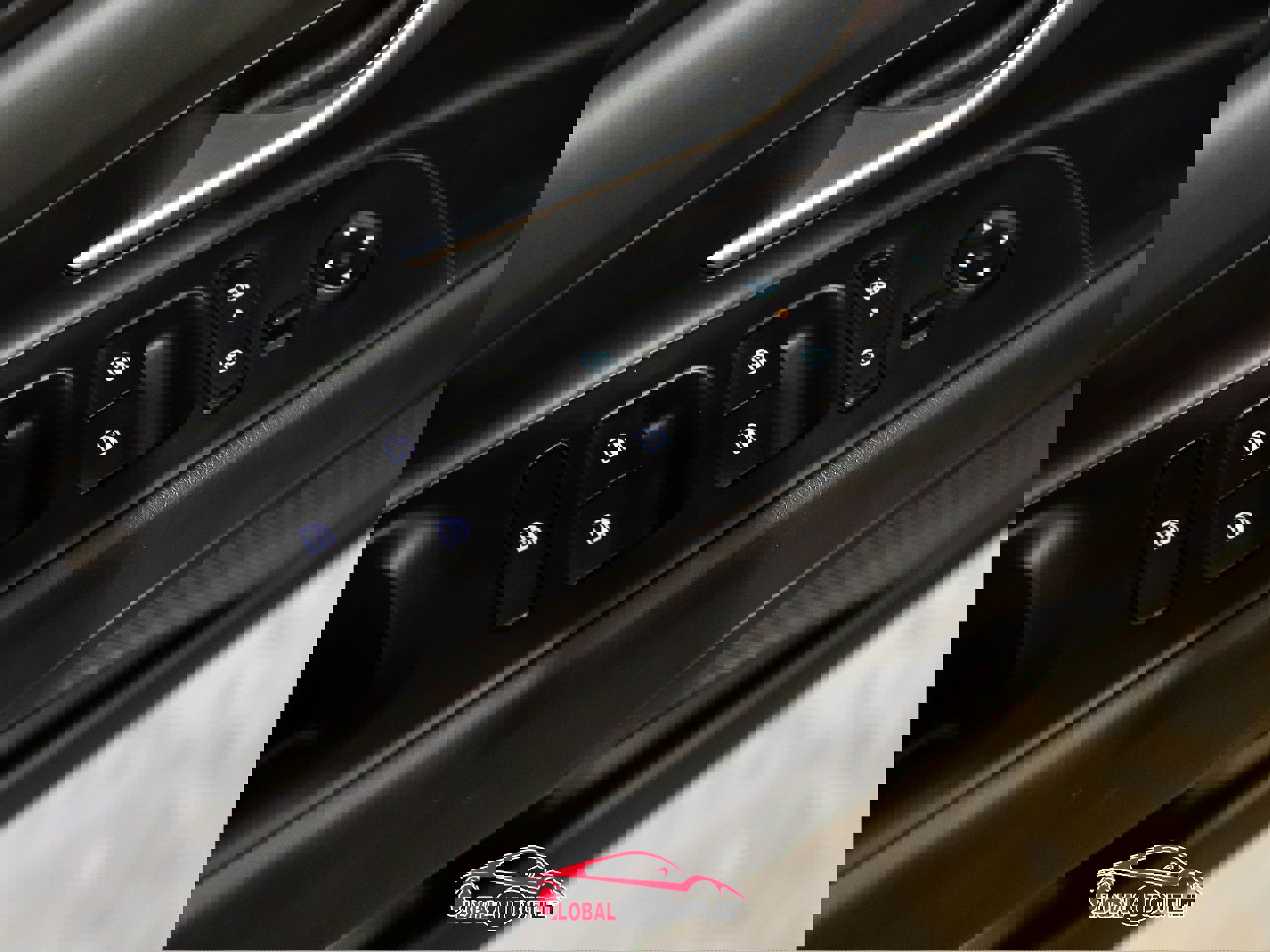 Used 2025 Hyundai Elantra SEL image 36