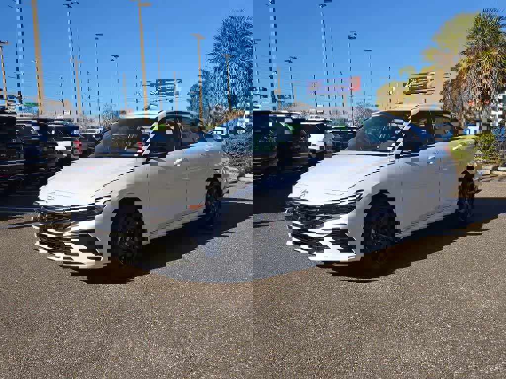 New 2026 Hyundai Elantra Sport image 2