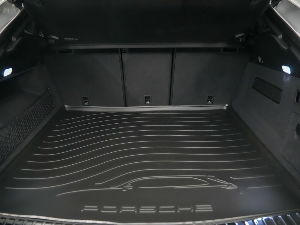 New 2026 Porsche Cayenne Coupe AWD/4WD image 13