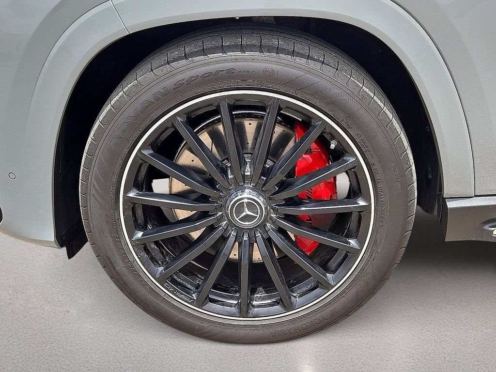 Used 2025 Mercedes-Benz GLS 63 AMG 4MATIC image 11