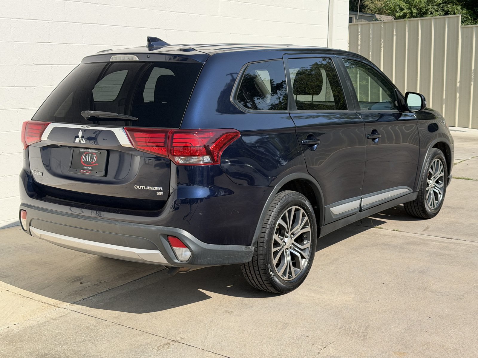 Used 2017 Mitsubishi Outlander SE FWD image 5