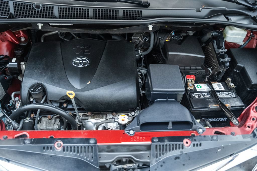 Used 2020 Toyota Sienna LE w/ LE Preferred Package FWD image 20