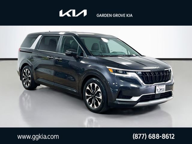 Used 2024 Kia Carnival EX image 1