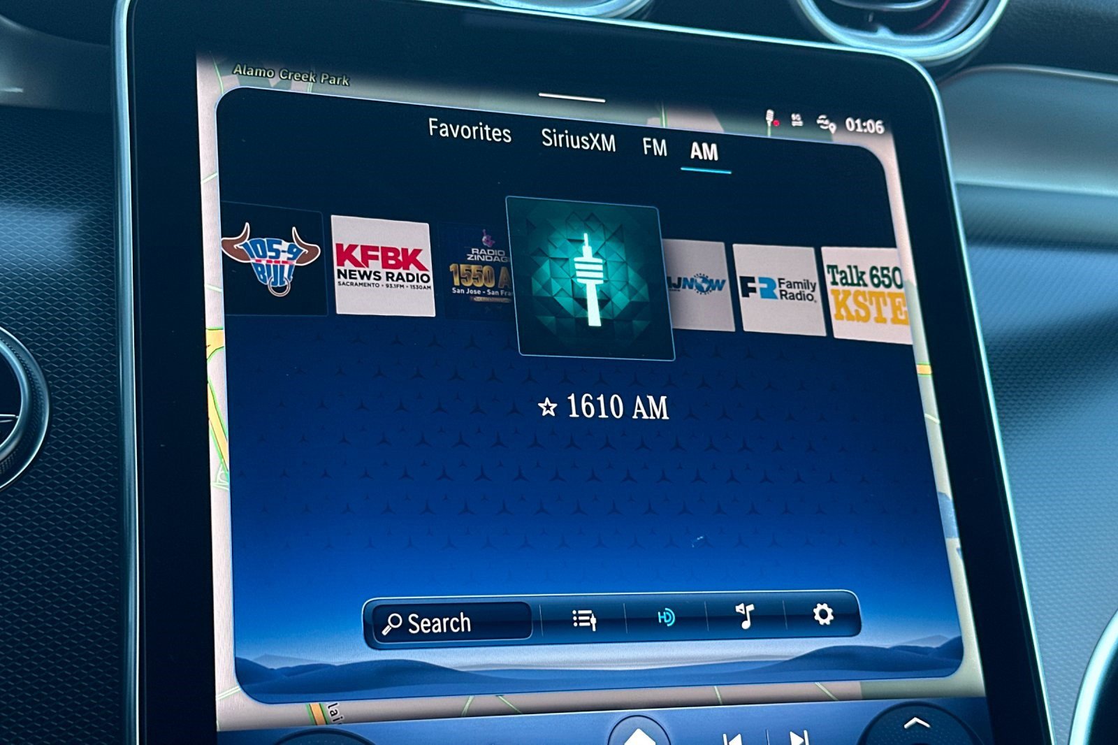 Used 2025 Mercedes-Benz GLC 350e 4MATIC image 25