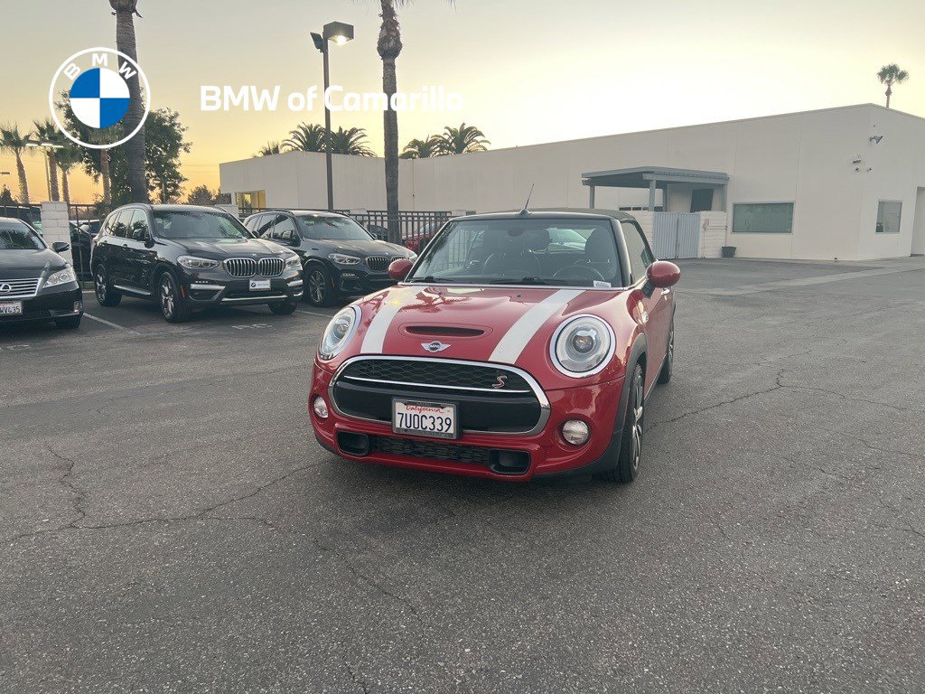 Used 2017 MINI Cooper S image 1