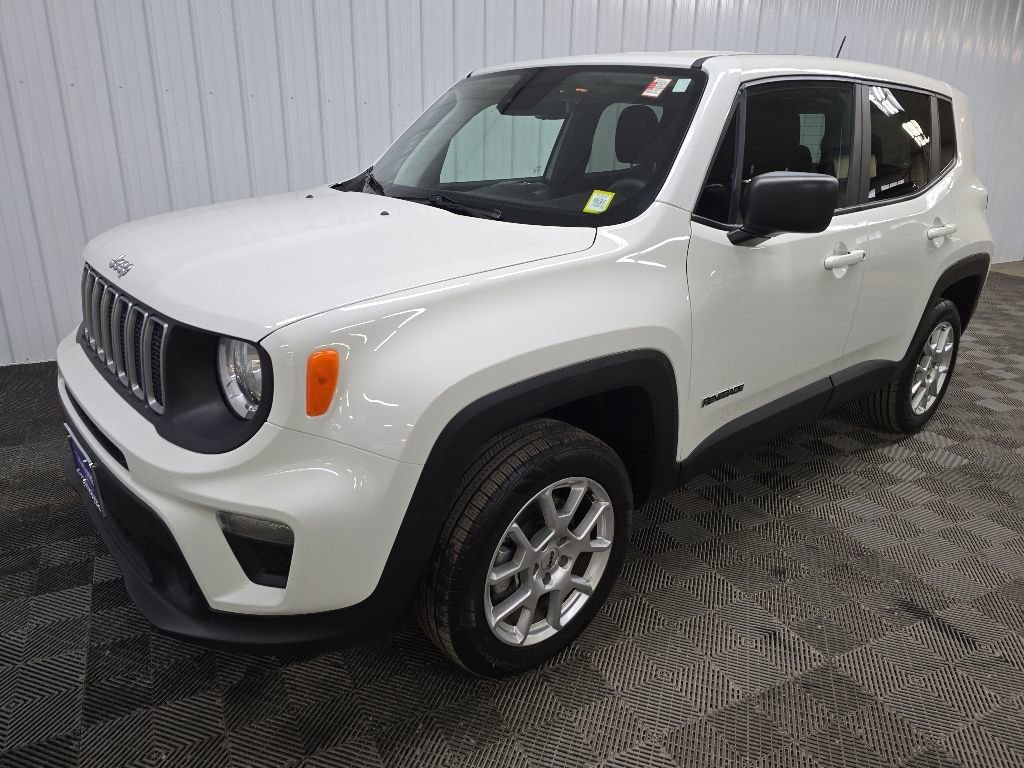 Used 2023 Jeep Renegade Latitude AWD/4WD image 8