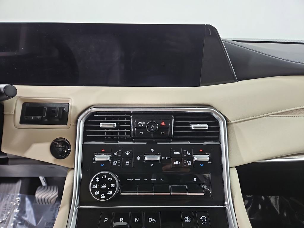 Certified 2025 Nissan Armada Platinum Reserve image 20