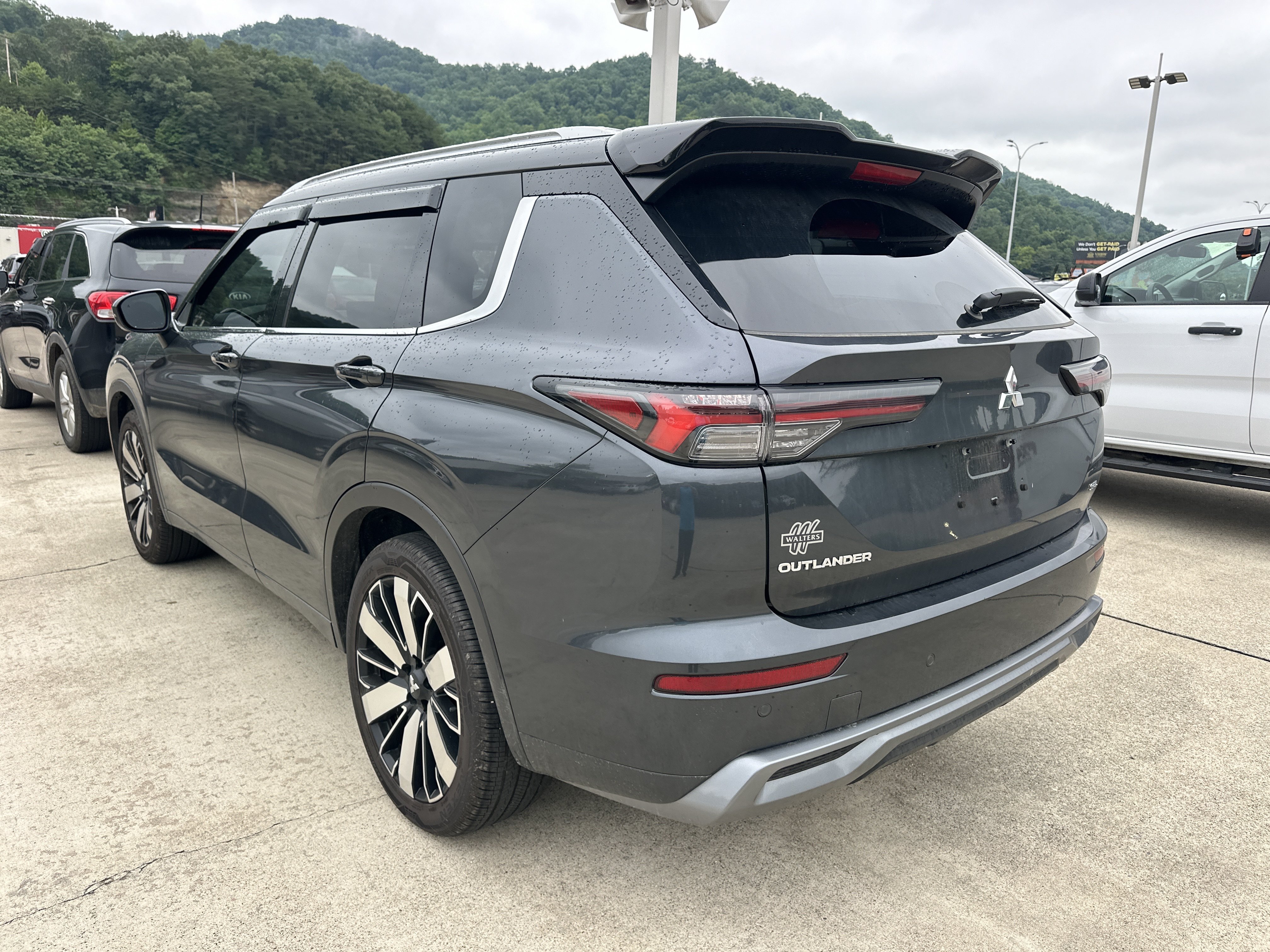 Used 2026 Mitsubishi Outlander SEL AWD/4WD image 4