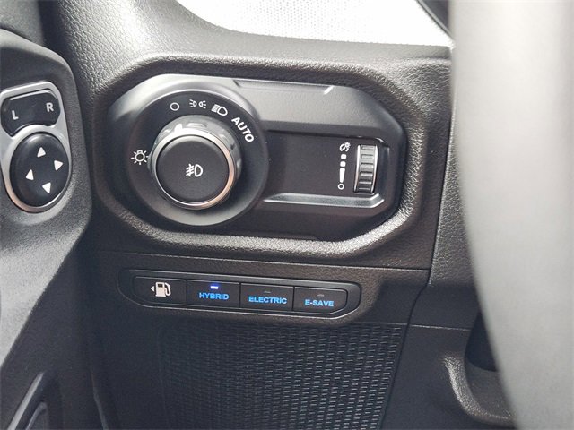 Used 2024 Jeep Wrangler Unlimited w/ Convenience Group AWD/4WD image 23