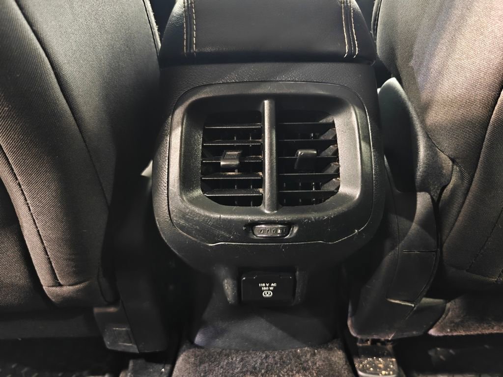 Used 2015 Jeep Cherokee Latitude w/ Cold Weather Group image 26