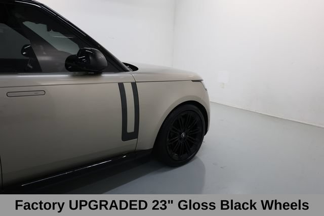 Used 2025 Land Rover Range Rover Long Wheelbase SE AWD/4WD image 13