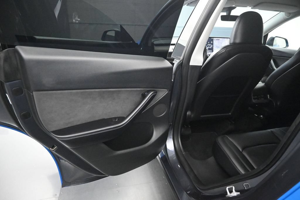Used 2022 Tesla Model Y Long Range AWD/4WD image 9