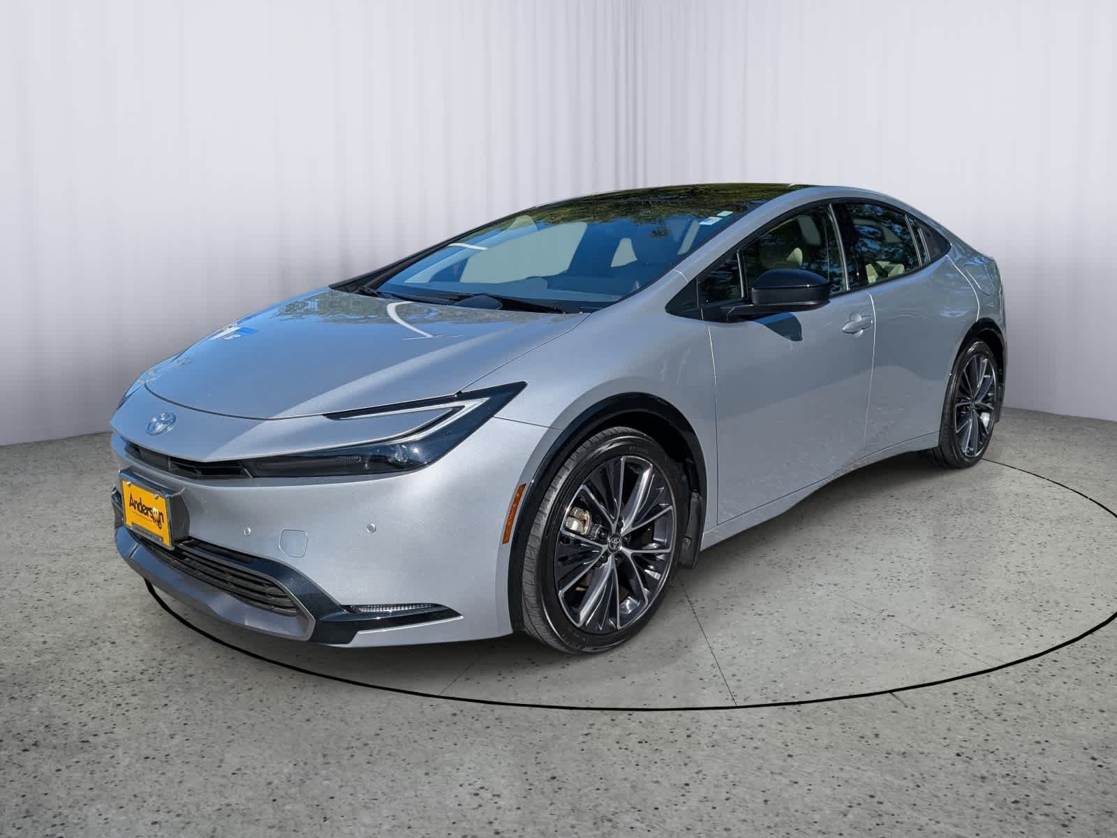 Used 2024 Toyota Prius XLE FWD image 7