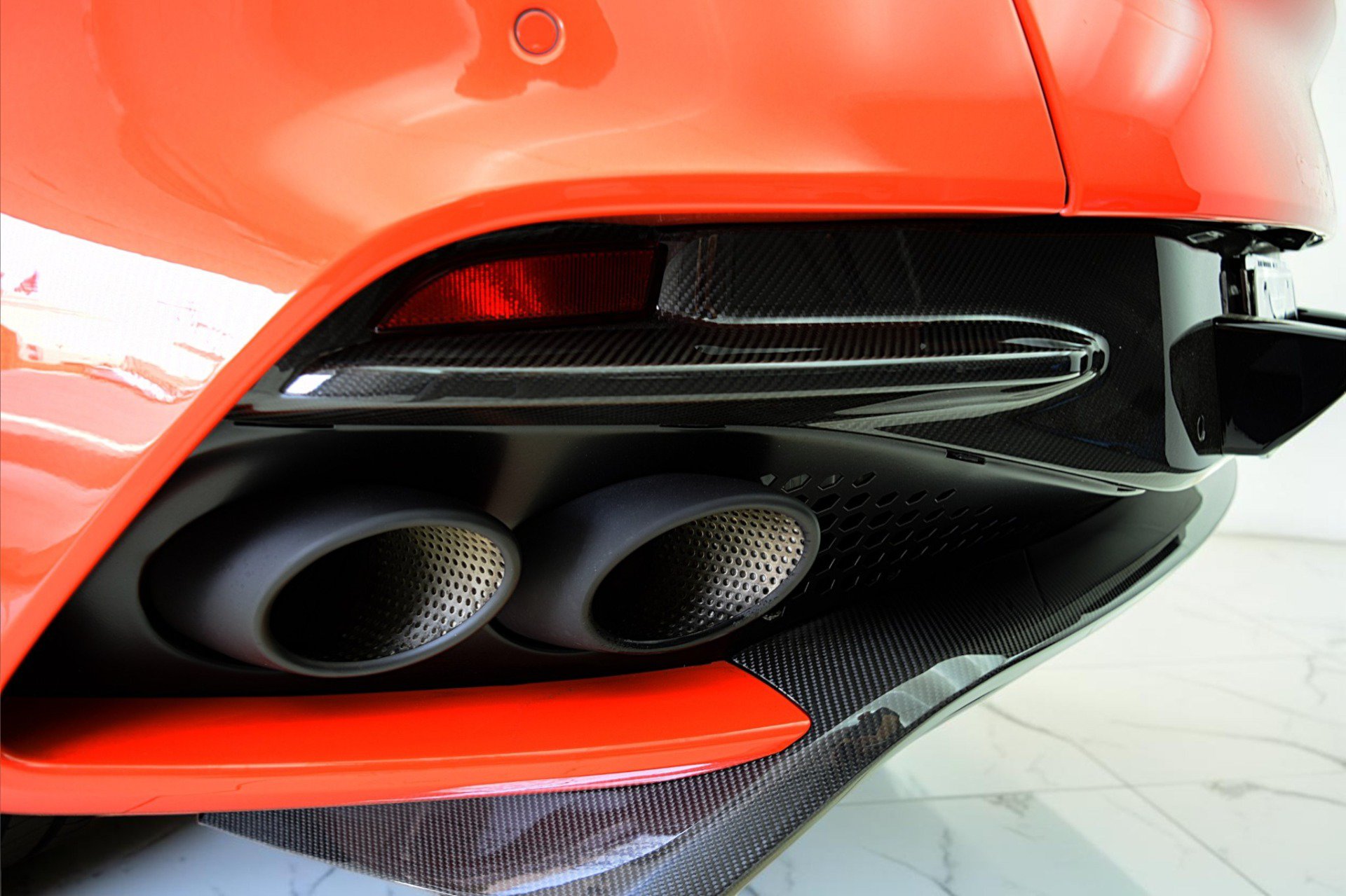 Used 2023 Aston Martin DBS Superleggera Volante RWD image 17