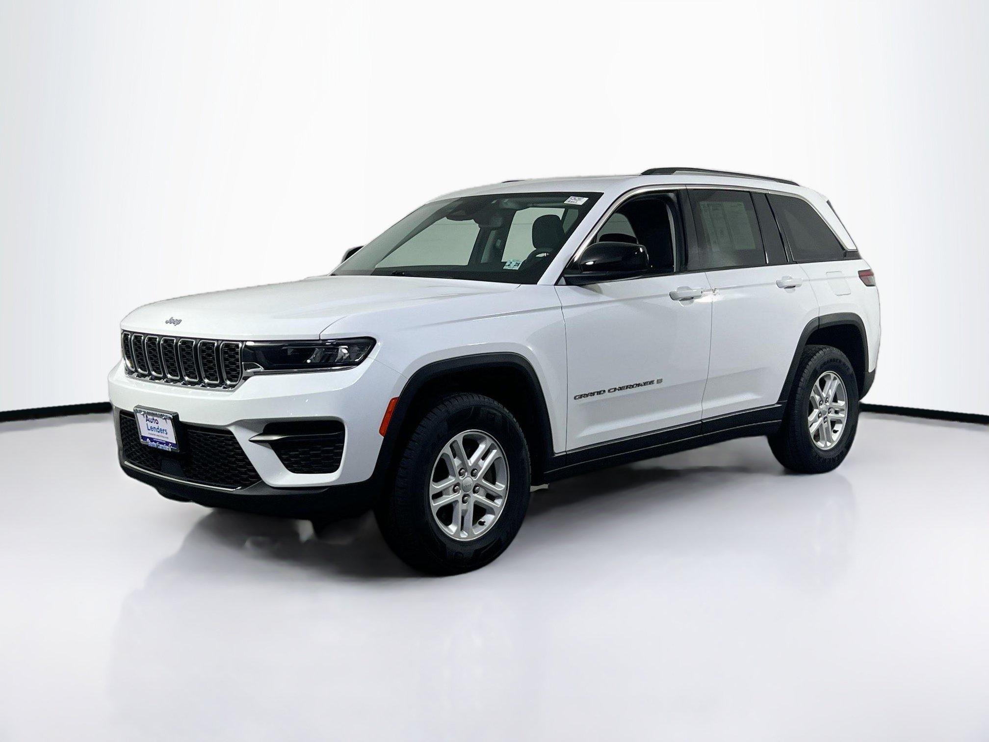 Used 2023 Jeep Grand Cherokee Laredo w/ Luxury Tech Group I