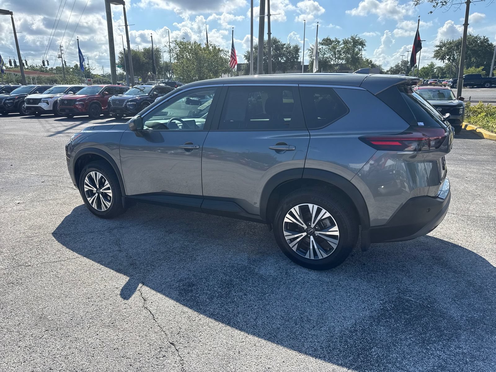 Certified 2022 Nissan Rogue SV FWD image 16