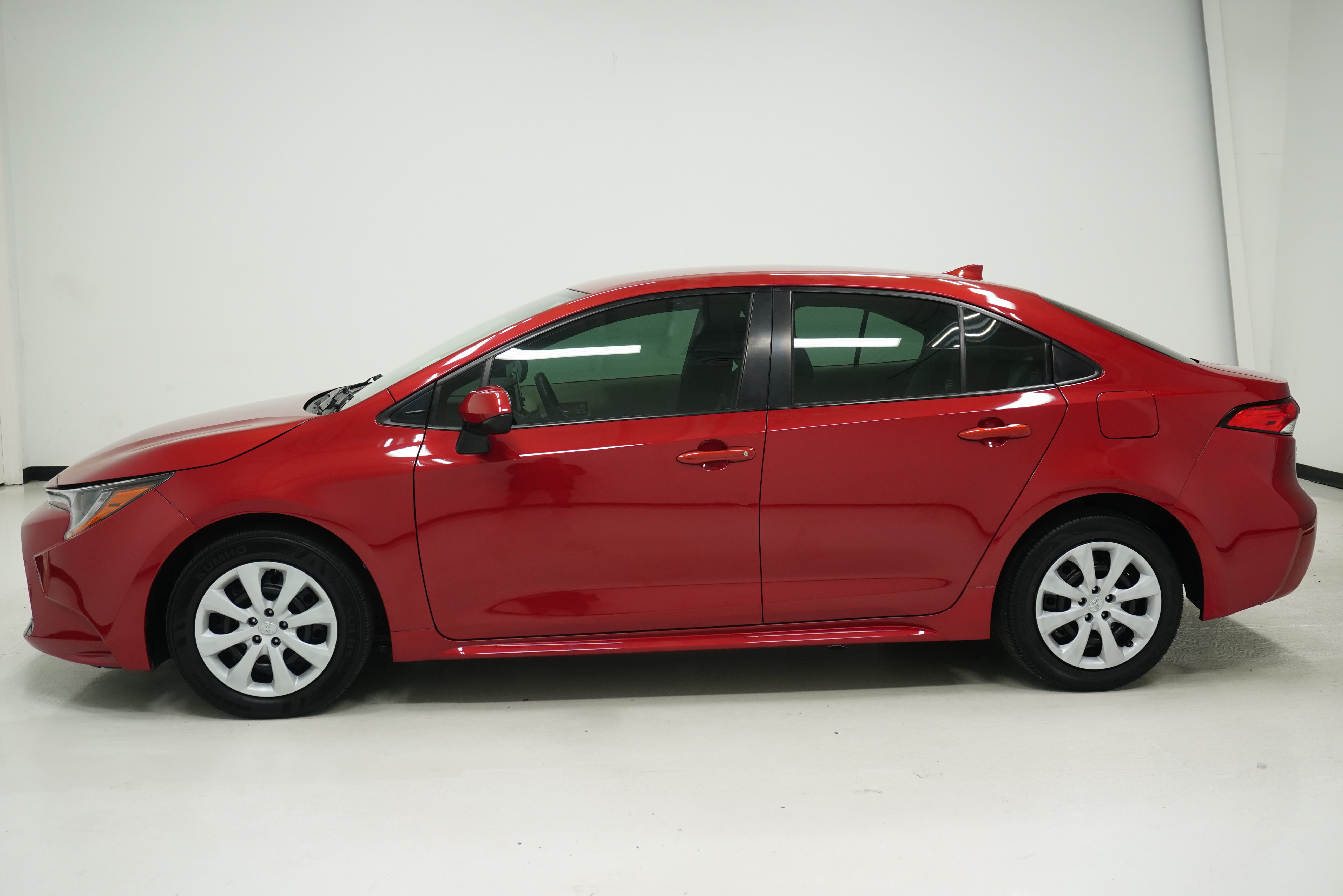Used 2020 Toyota Corolla LE FWD image 7