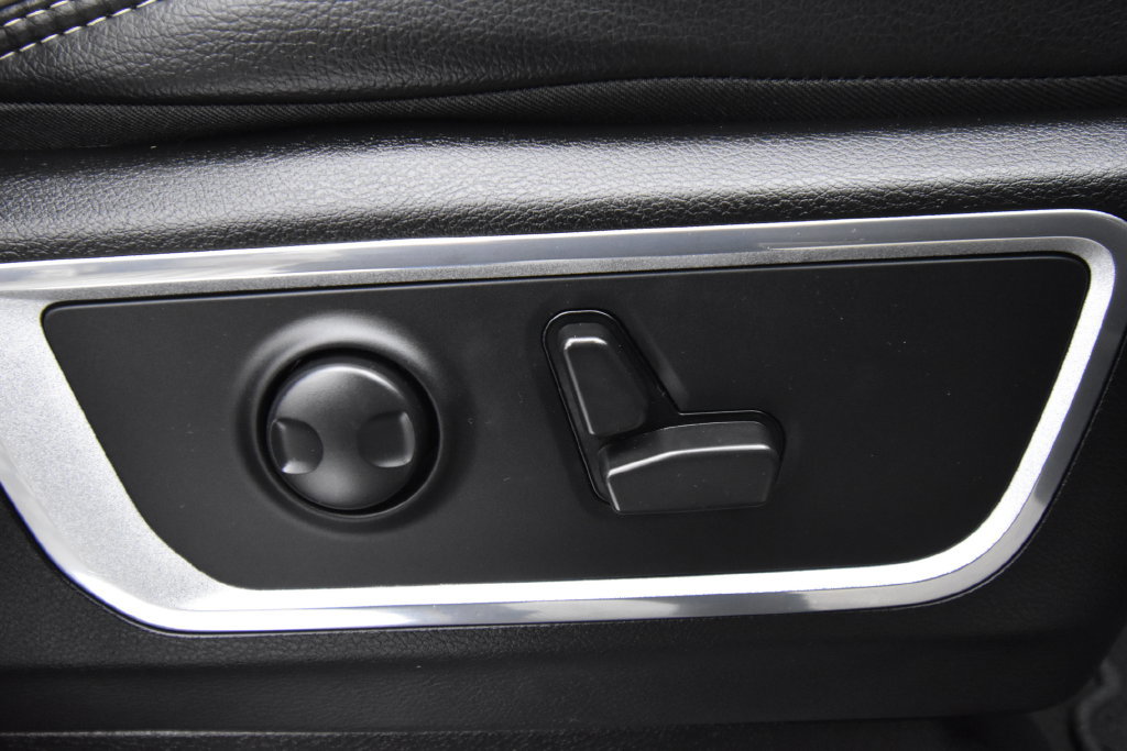 Used 2024 RAM 1500 Laramie AWD/4WD image 28
