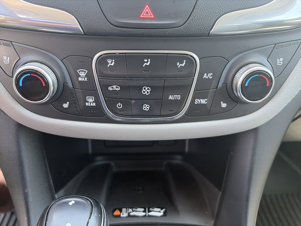 Used 2019 Chevrolet Equinox Premier FWD image 25