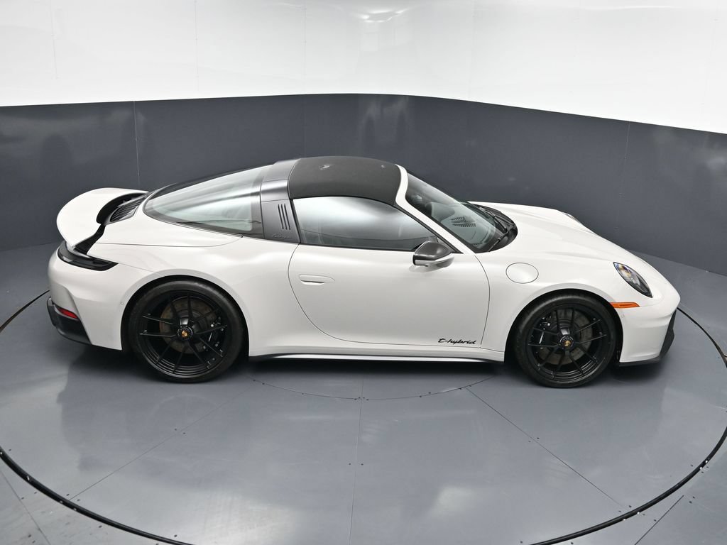 Certified 2026 Porsche 911 Targa 4 GTS AWD/4WD image 18