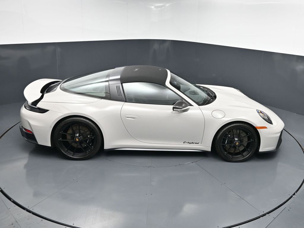 Certified 2026 Porsche 911 Targa 4 GTS AWD/4WD image 18