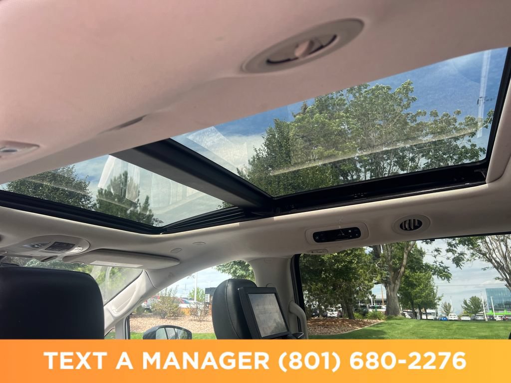 Used 2023 Chrysler Pacifica Limited w/ Uconnect Theater Family Group AWD/4WD image 26