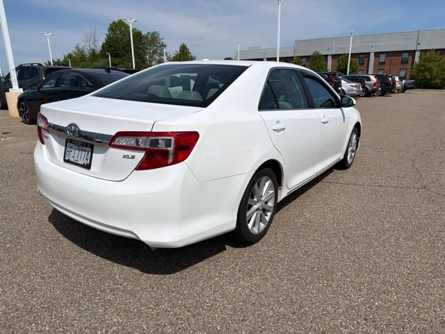 Used 2012 Toyota Camry XLE w/ Leather Pkg FWD image 3