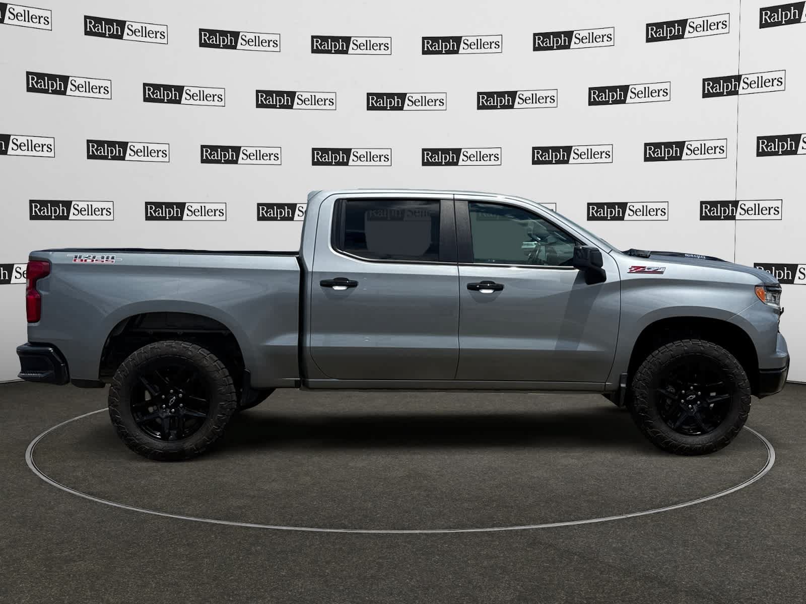 Used 2025 Chevrolet Silverado 1500 LT Trail Boss w/ Convenience Package II AWD/4WD image 7