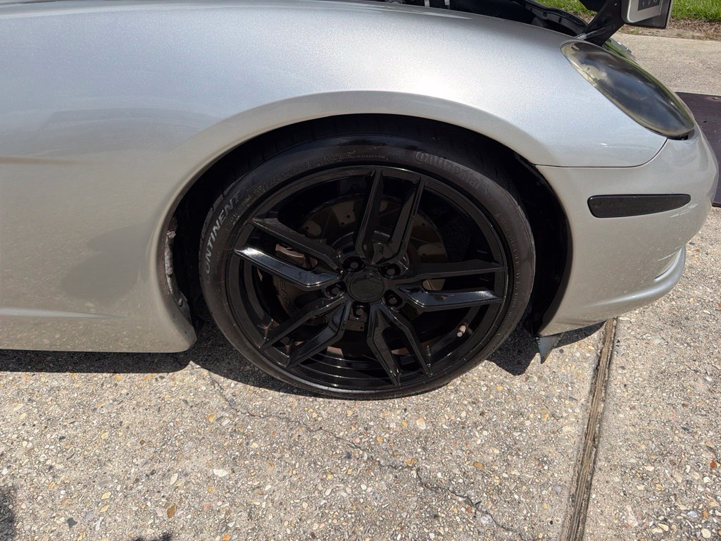 Used 2005 Chevrolet Corvette Coupe w/ Preferred Equipment Group RWD image 16