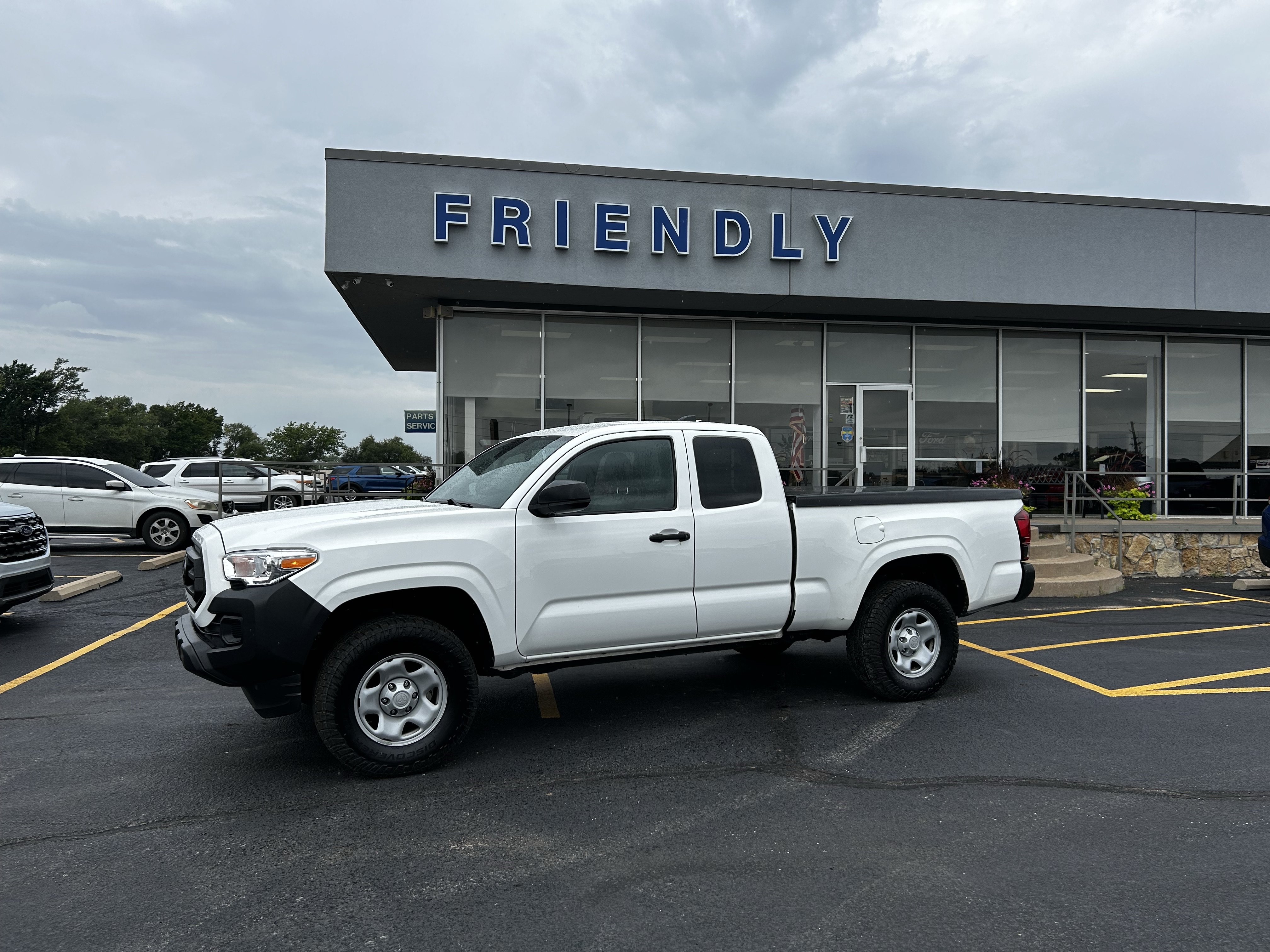 Used 2023 Toyota Tacoma SR RWD image 2