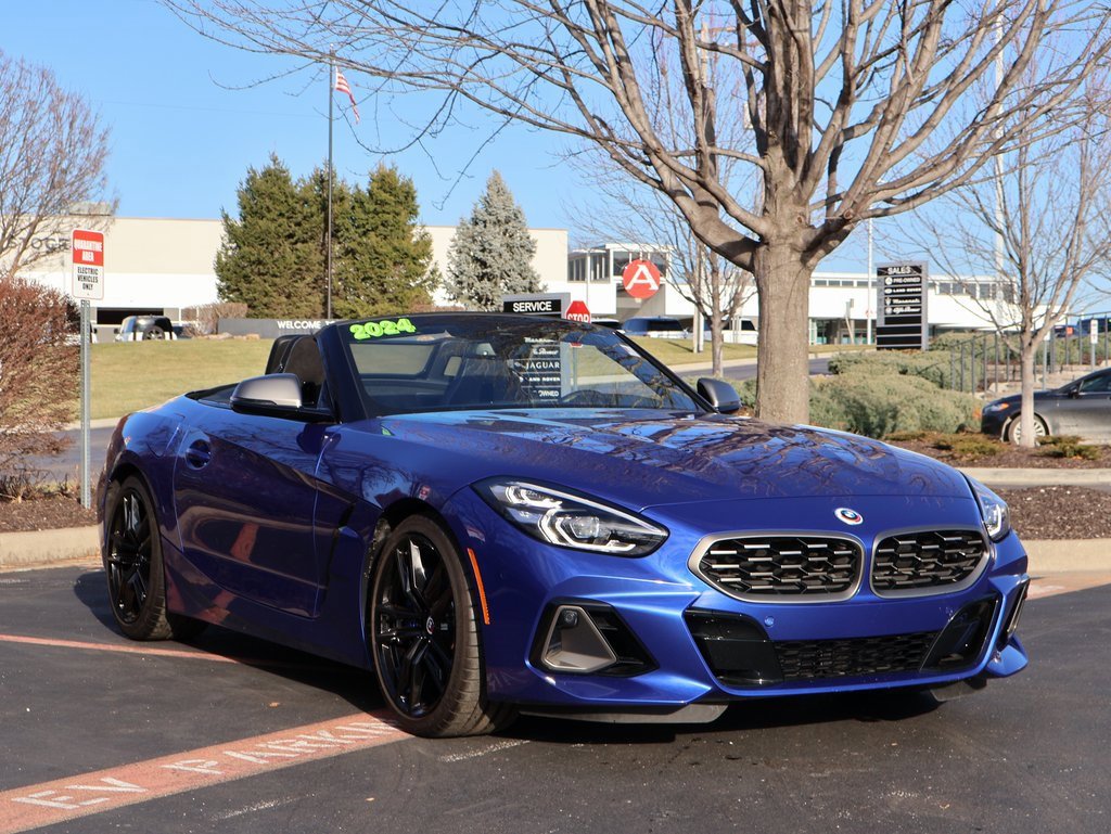 Used 2024 BMW Z4 M40i w/ Premium Package image 3