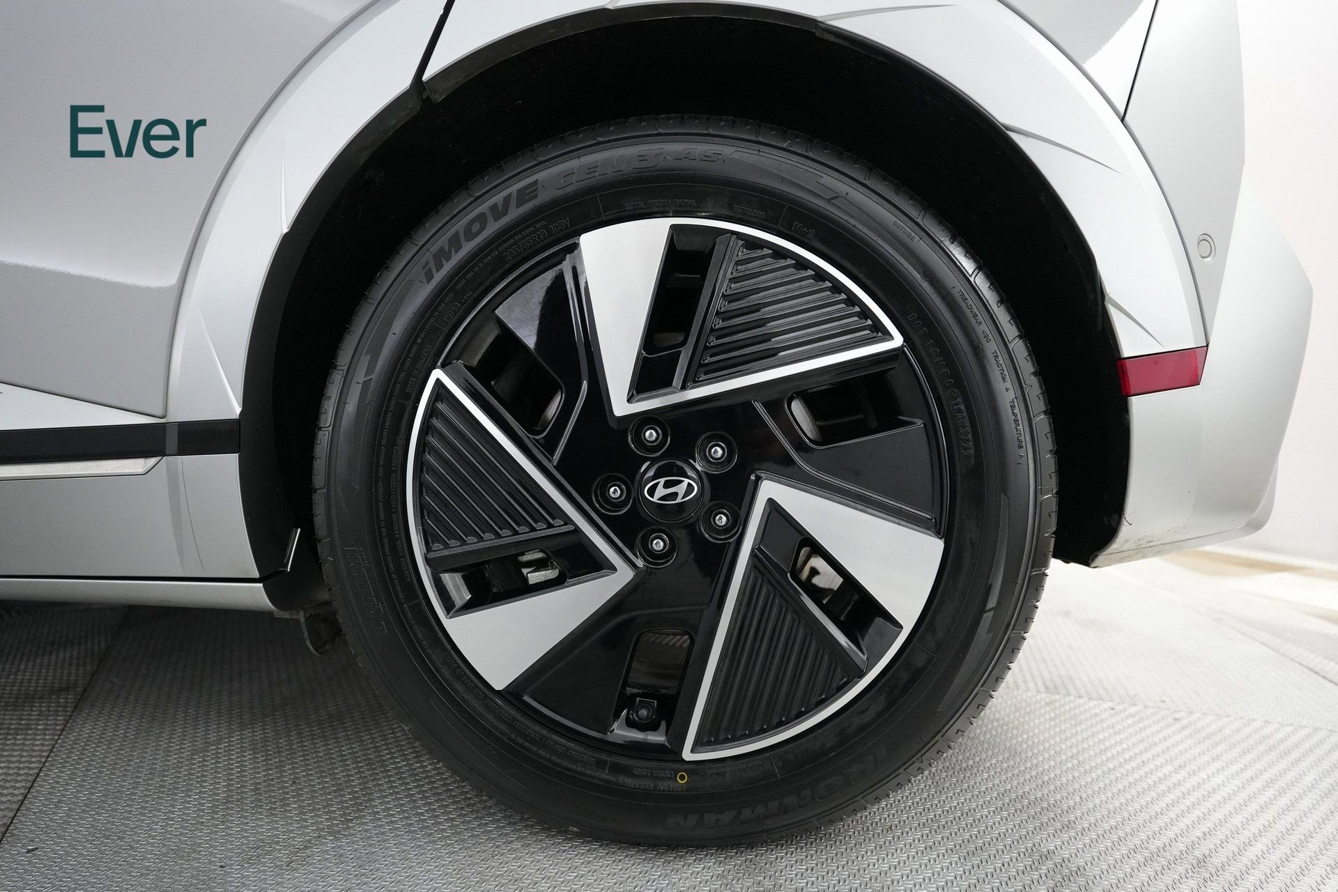 Used 2025 Hyundai Ioniq 5 Limited image 18