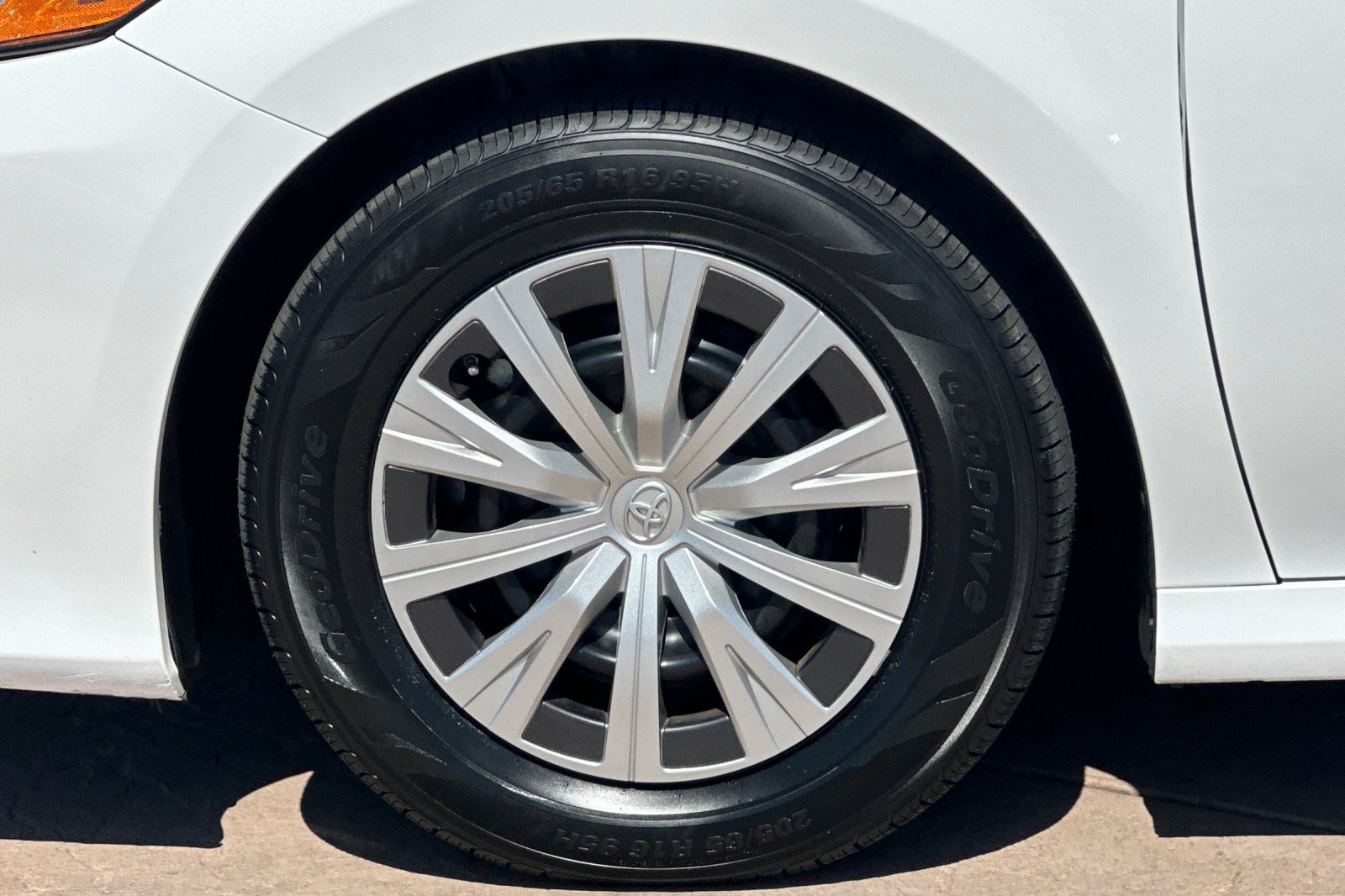 Certified 2023 Toyota Camry LE FWD image 32