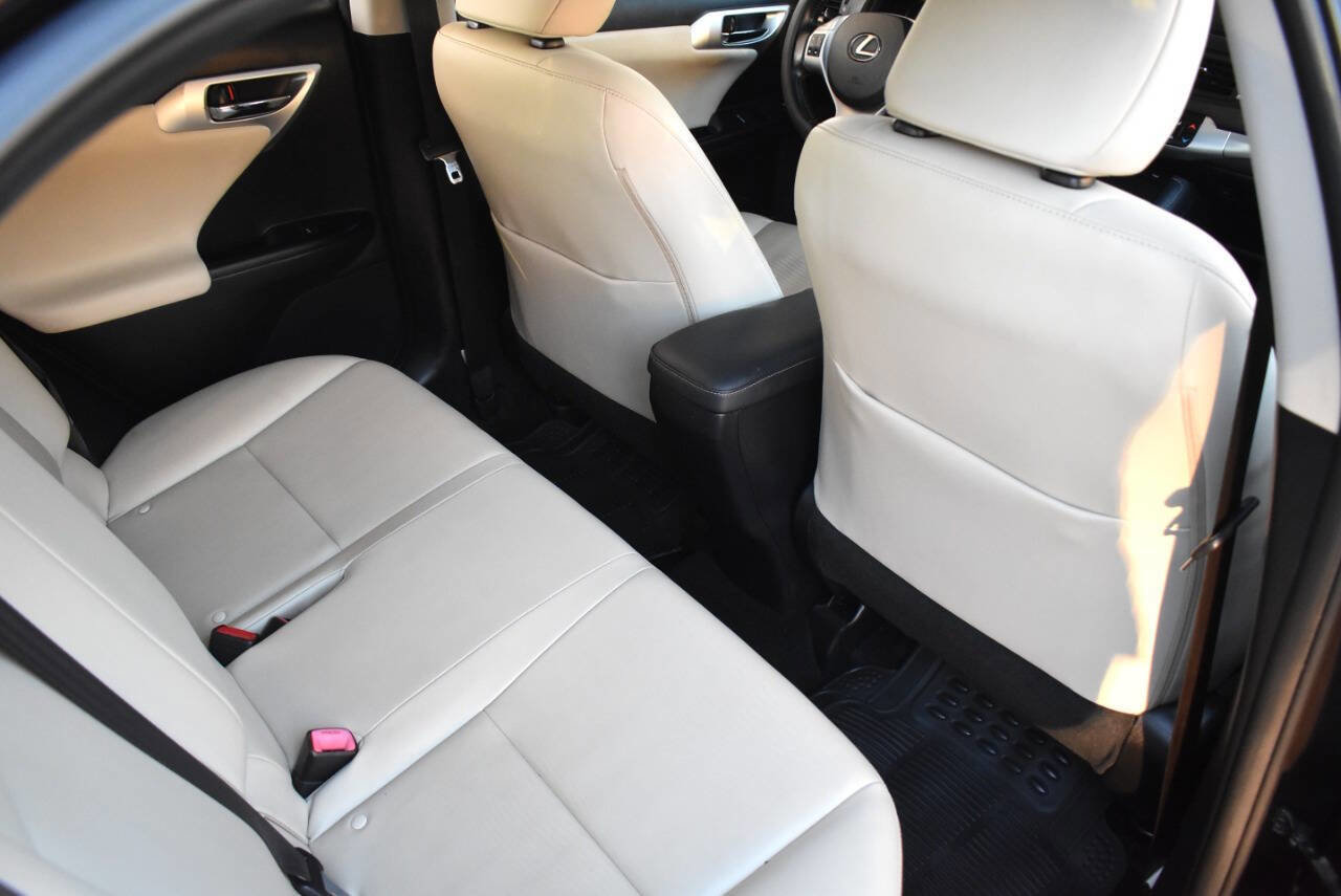 Used 2012 Lexus CT 200h Premium image 34