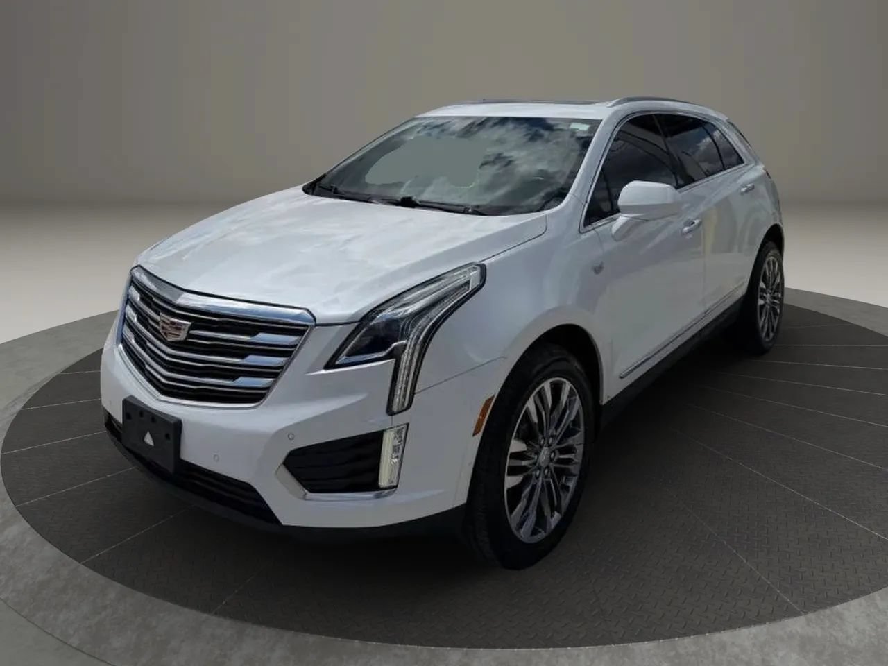 Used 2017 Cadillac XT5 Premium Luxury AWD/4WD image 3